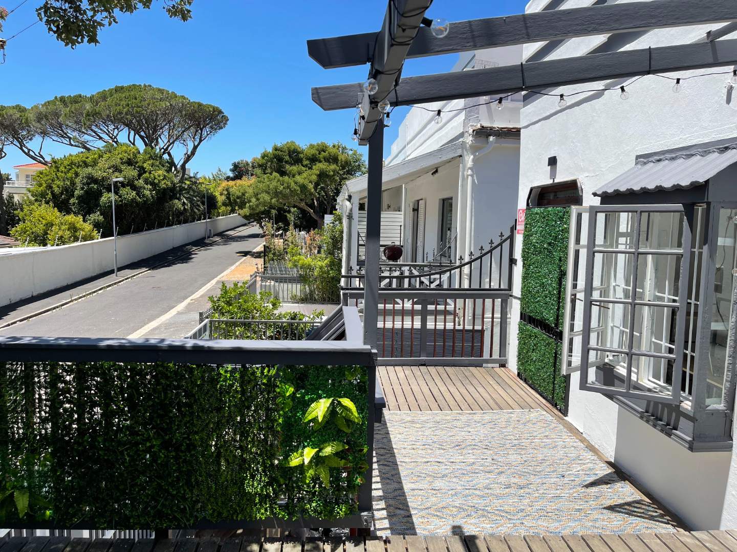 4 Bedroom Property for Sale in Vredehoek Western Cape